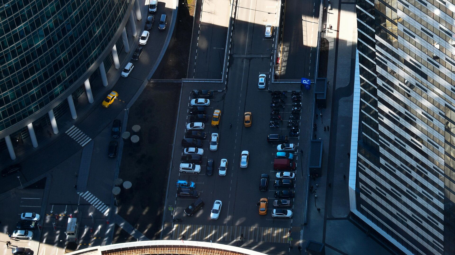 Парковка в Москве станет бесплатной до 11 мая