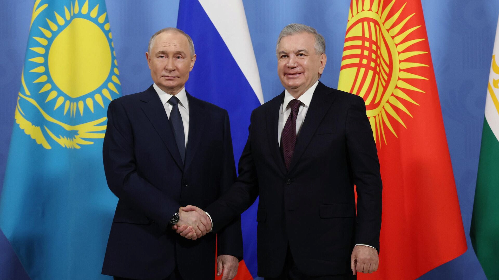 Путин и Мирзиеев обсудили актуальные международные проблемы