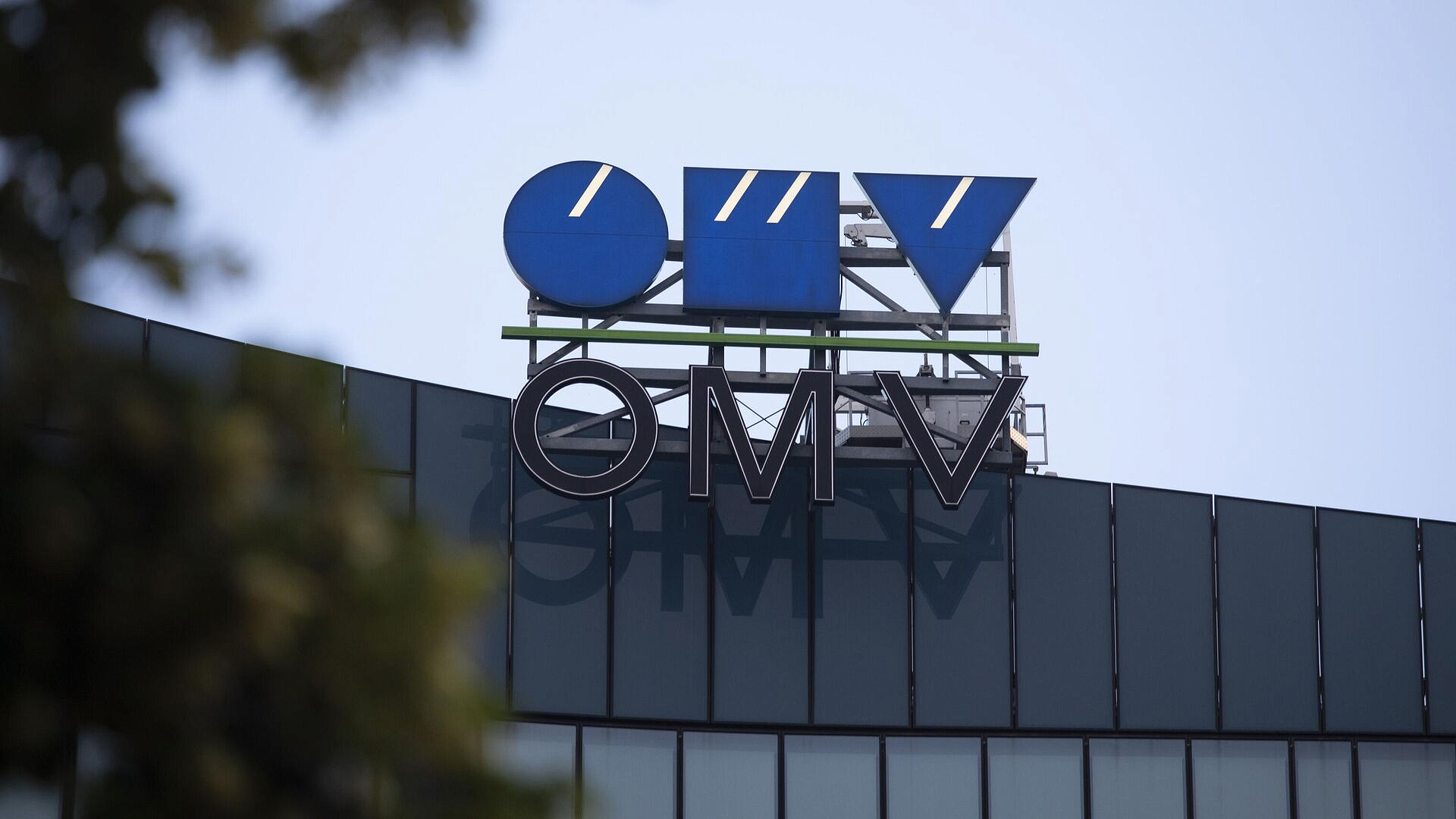    "" OMV    " "  