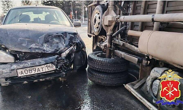 На Кузбассе в ДТП с машиной скорой помощи погибла женщина