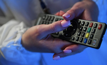 Невролог рассказала, как сон под телевизор влияет на развитие инсульта