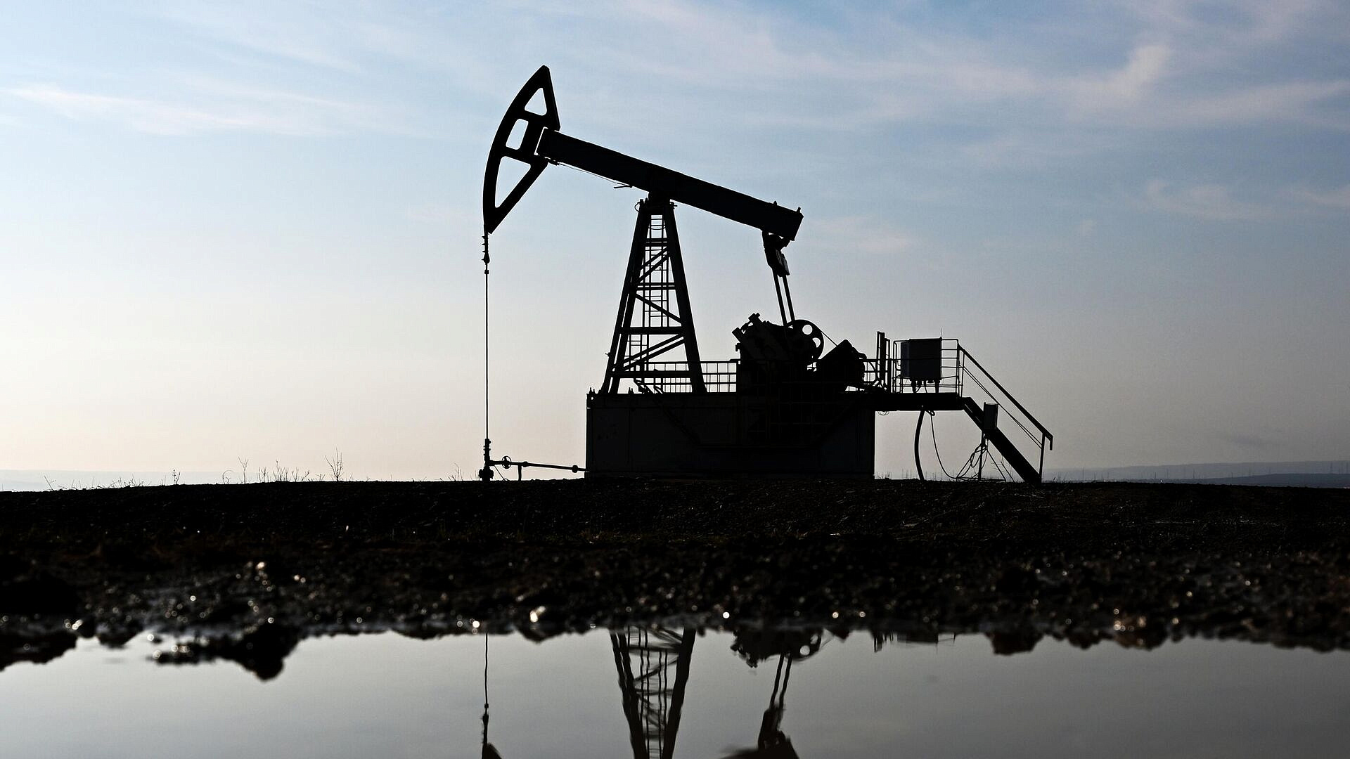 МЭА созвало внеочередное заседание для обсуждения условий на нефтяном рынке