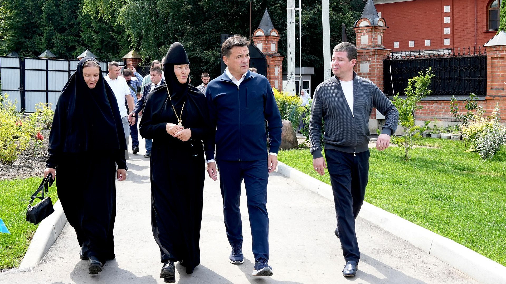 Губернатор Московской области посетил Покровский женский монастырь
