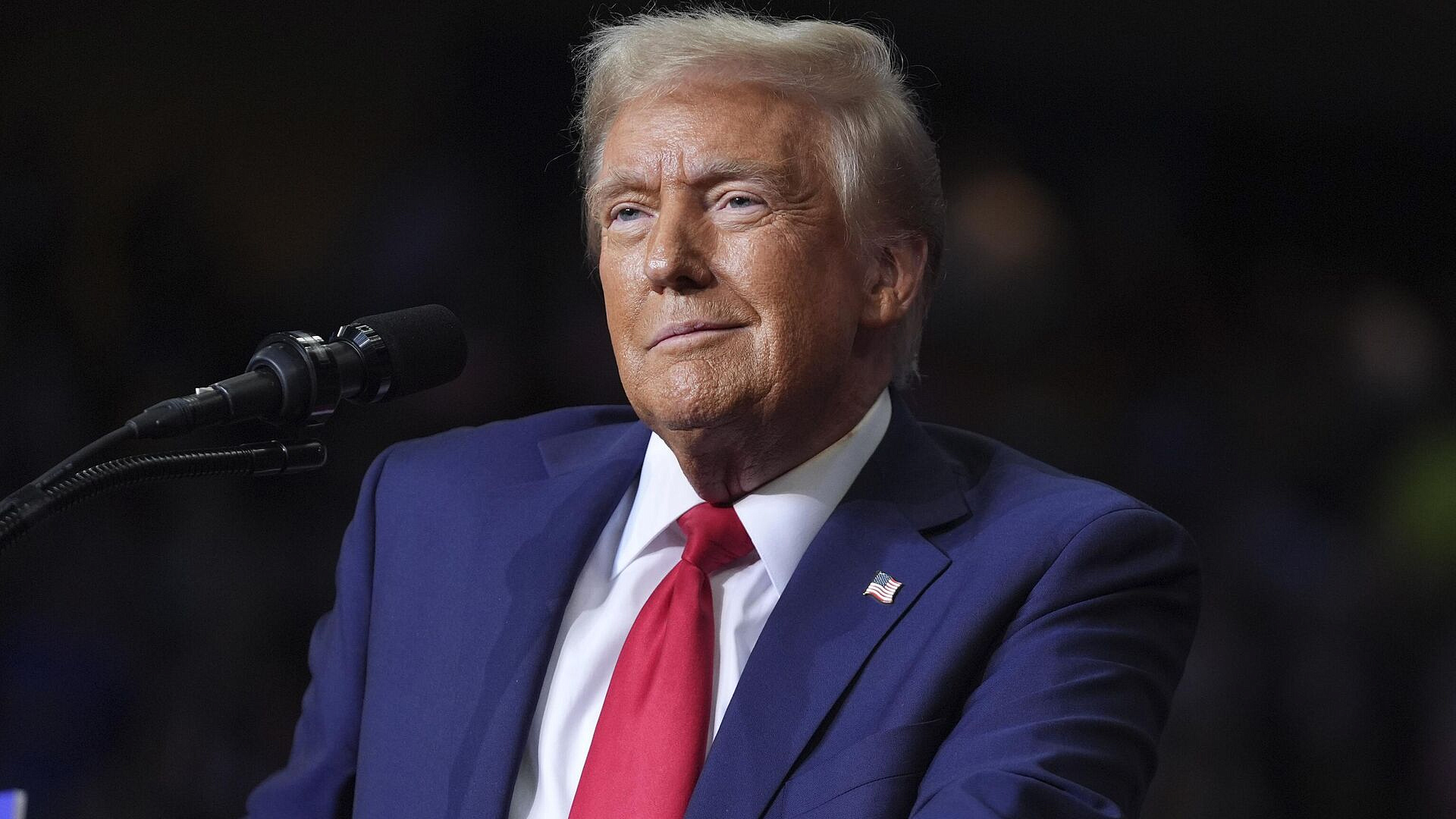Трамп "отметит" сто дней на посту президента митингом в Мичигане Трамп "отметит" сто дней на посту президента митингом в Мичигане