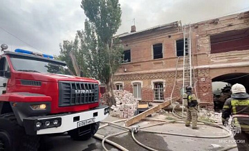 В Астрахани загорелся нежилой дом