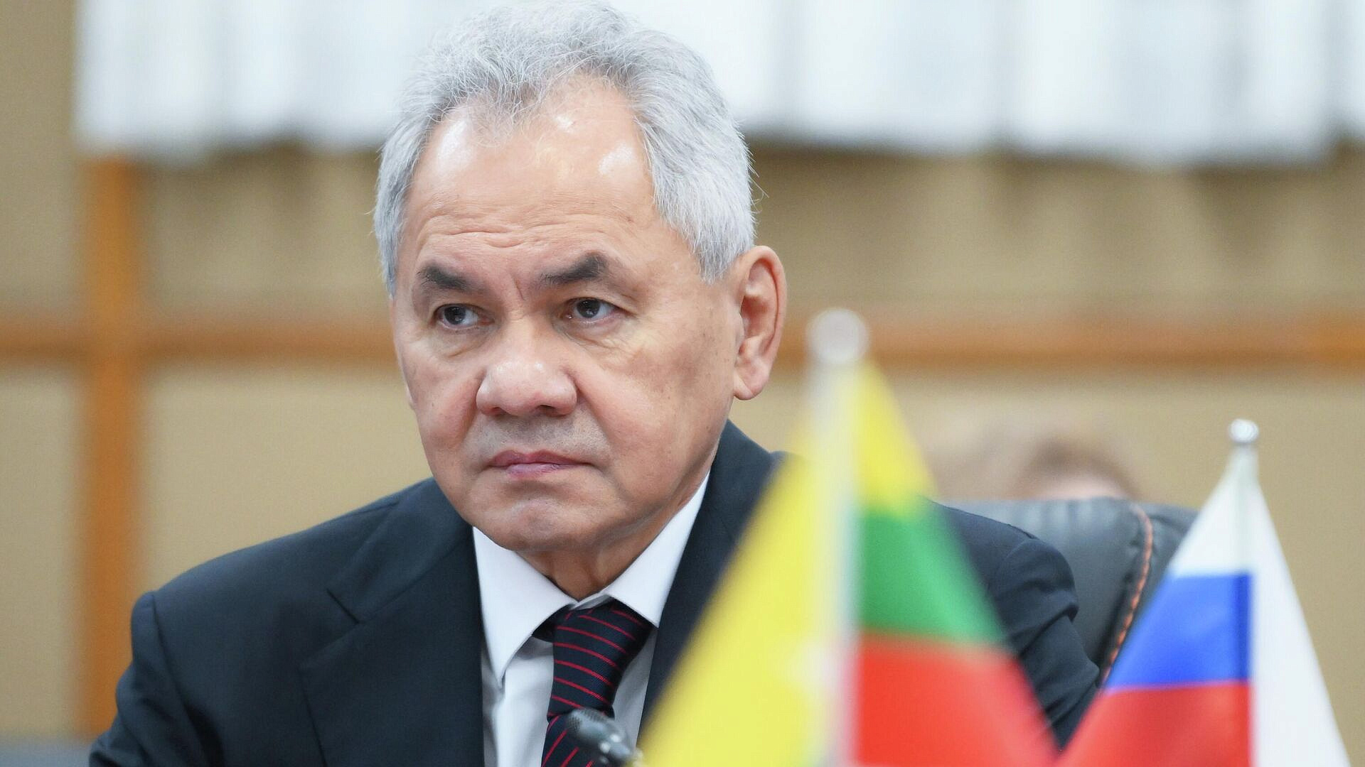 Россия использует все методы для защиты своих граждан в ПМР, заявил Шойгу