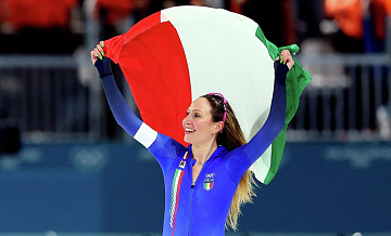 Конькобежка Лоллобриджида стала двукратной олимпийской чемпионкой