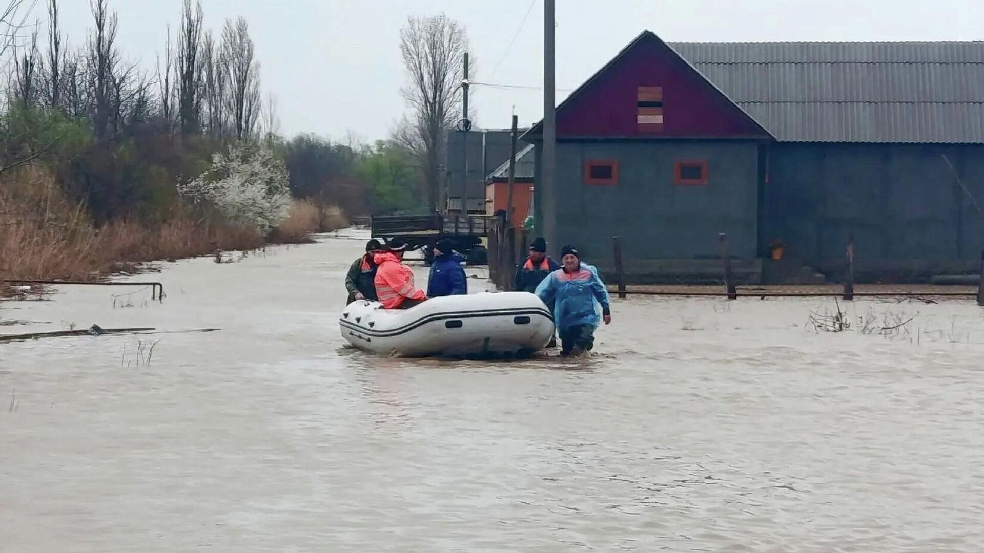 В Дербентском районе Дагестана появилась угроза затопления 