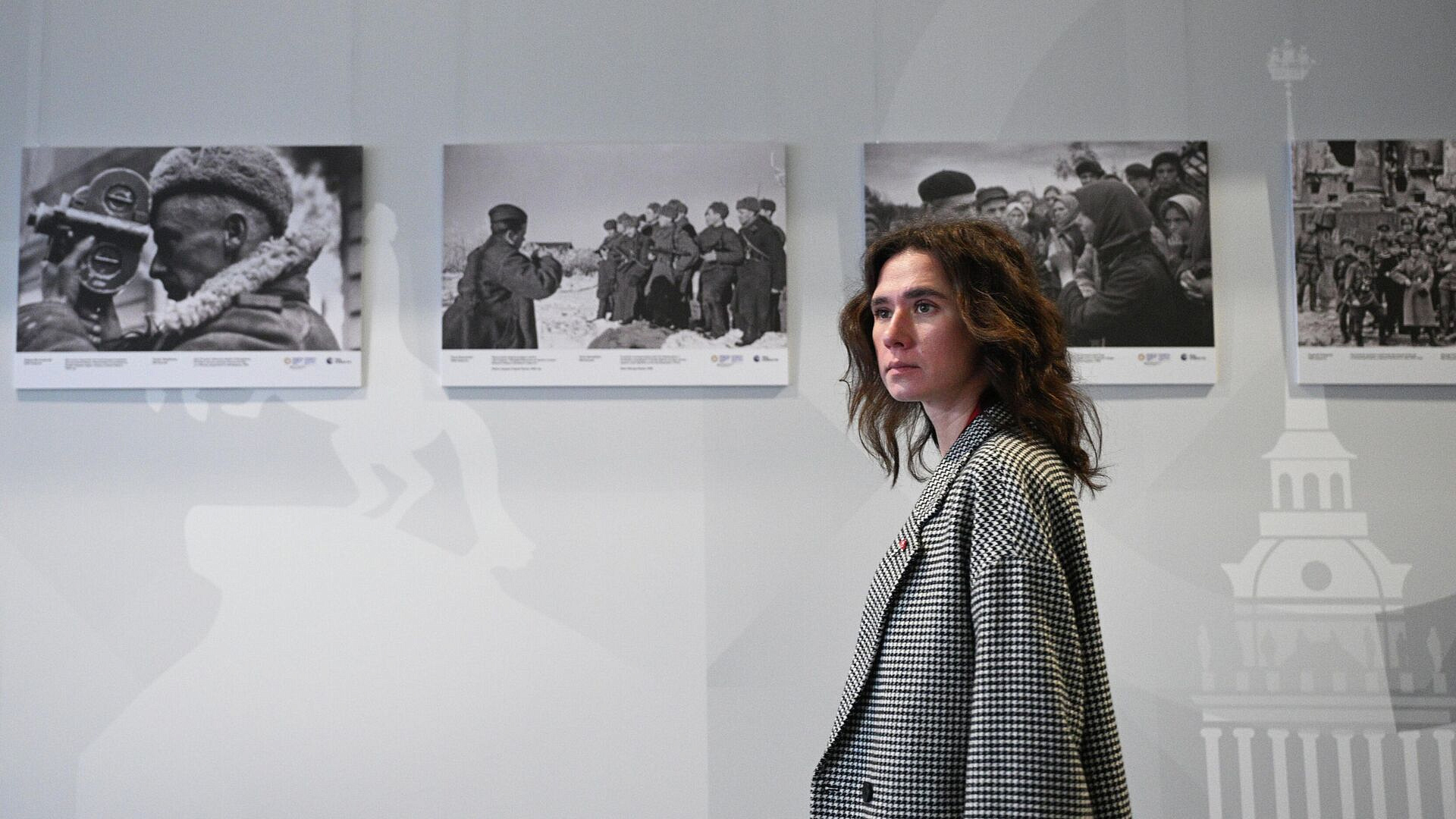 Открылась фотовыставка к 85-летию Совинформбюро