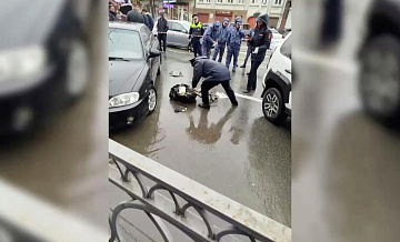 Мужчину, напавшего на букмекерскую контору во Владивкавказе, ранили в ногу