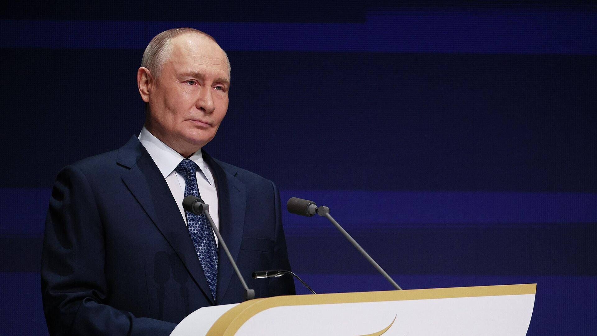 Путин пообещал поручить проработать систему водоснабжения в малых городах