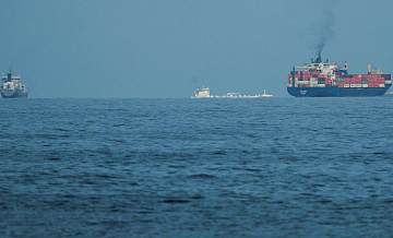 СМИ сообщают, что танкер с Иракской нефтью прошел через Ормузский пролив