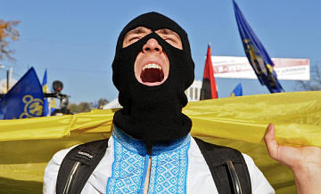 Украинские националисты были базой западных разведок, заявил Медведев