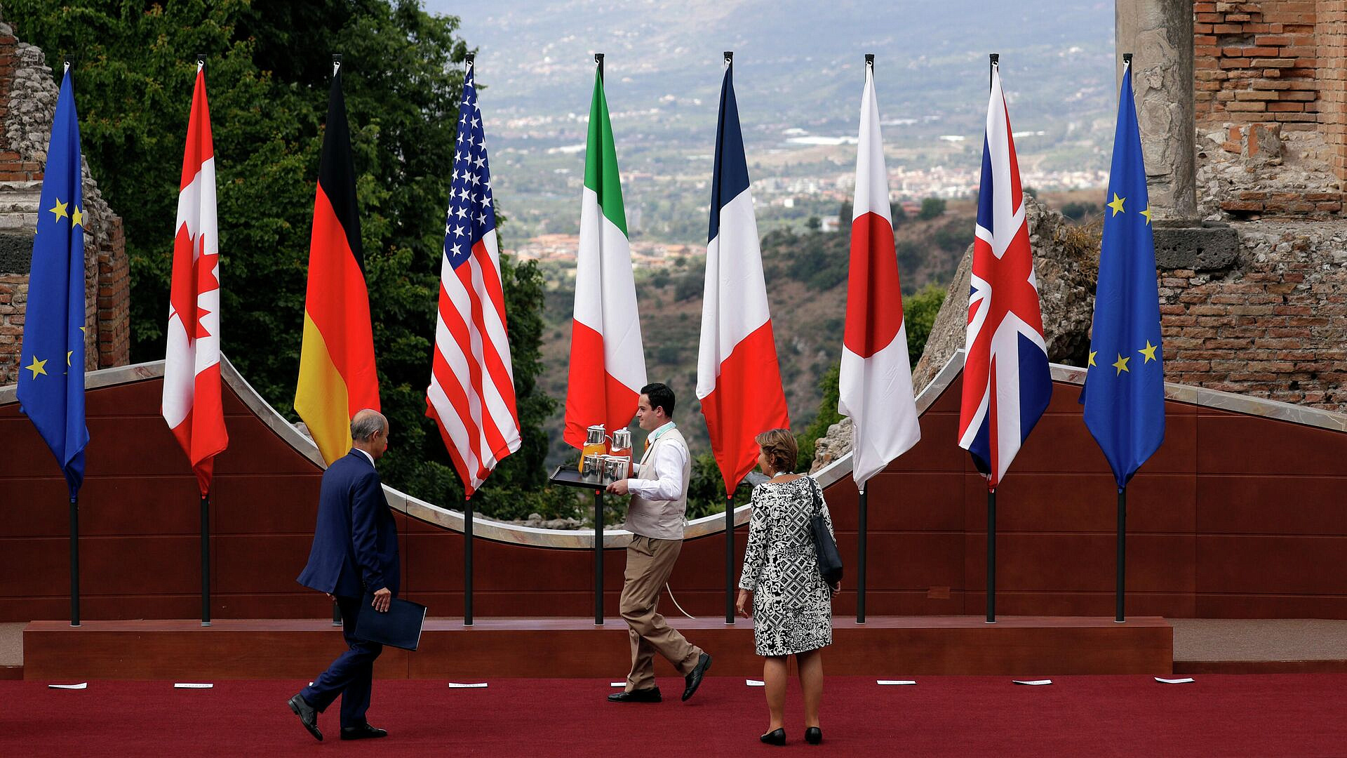 Лидеры G7 высказались за усиление санкций против России в сфере энергетики