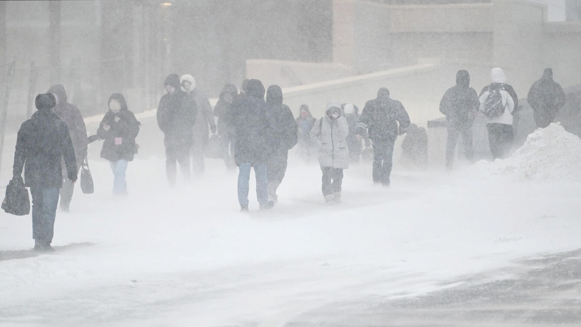 Синоптик рассказал, когда в Москве закончится снегопад