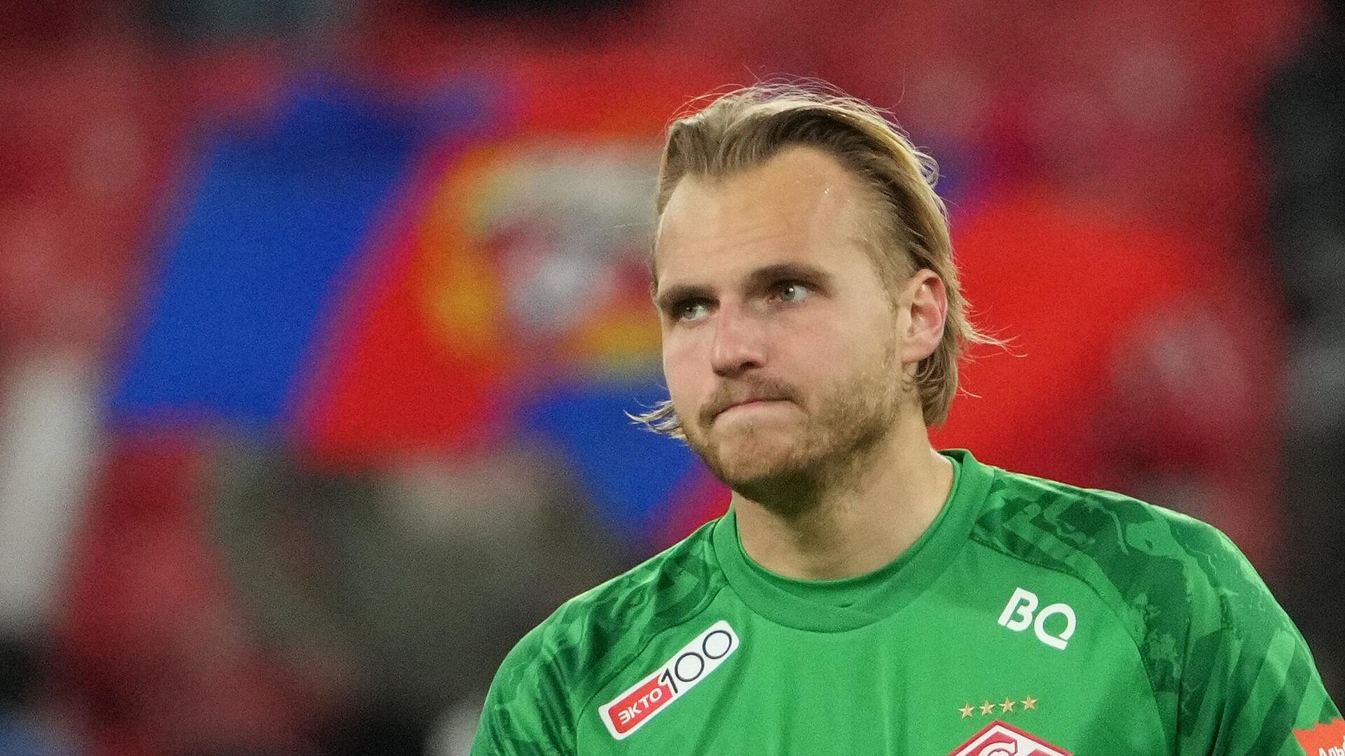 Пропустивший пять мячей вратарь "Спартака" принес извинения болельщикам