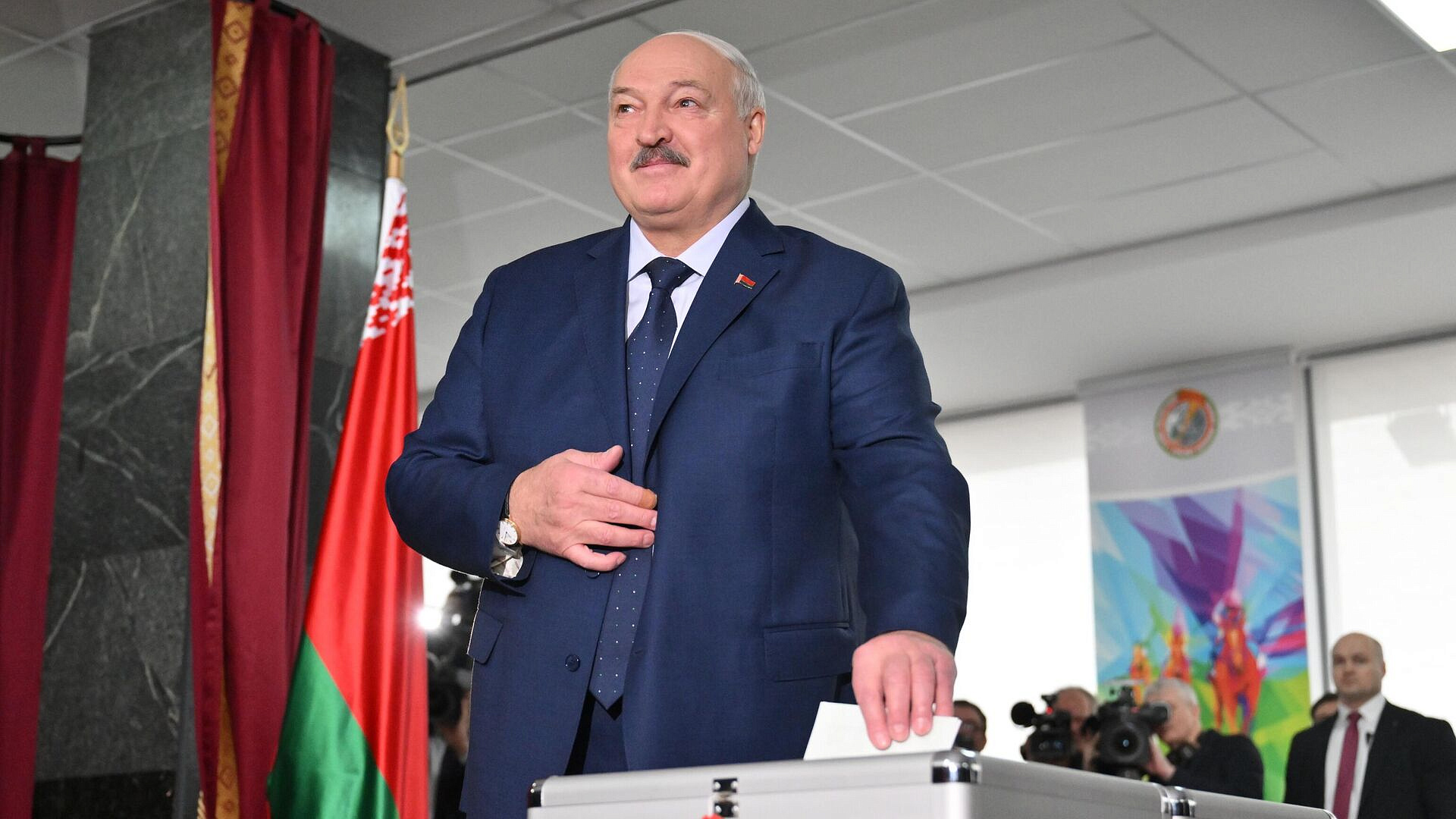 Миссия ШОС не выявила нарушений на выборах в Белоруссии Миссия ШОС не выявила нарушений на выборах в Белоруссии