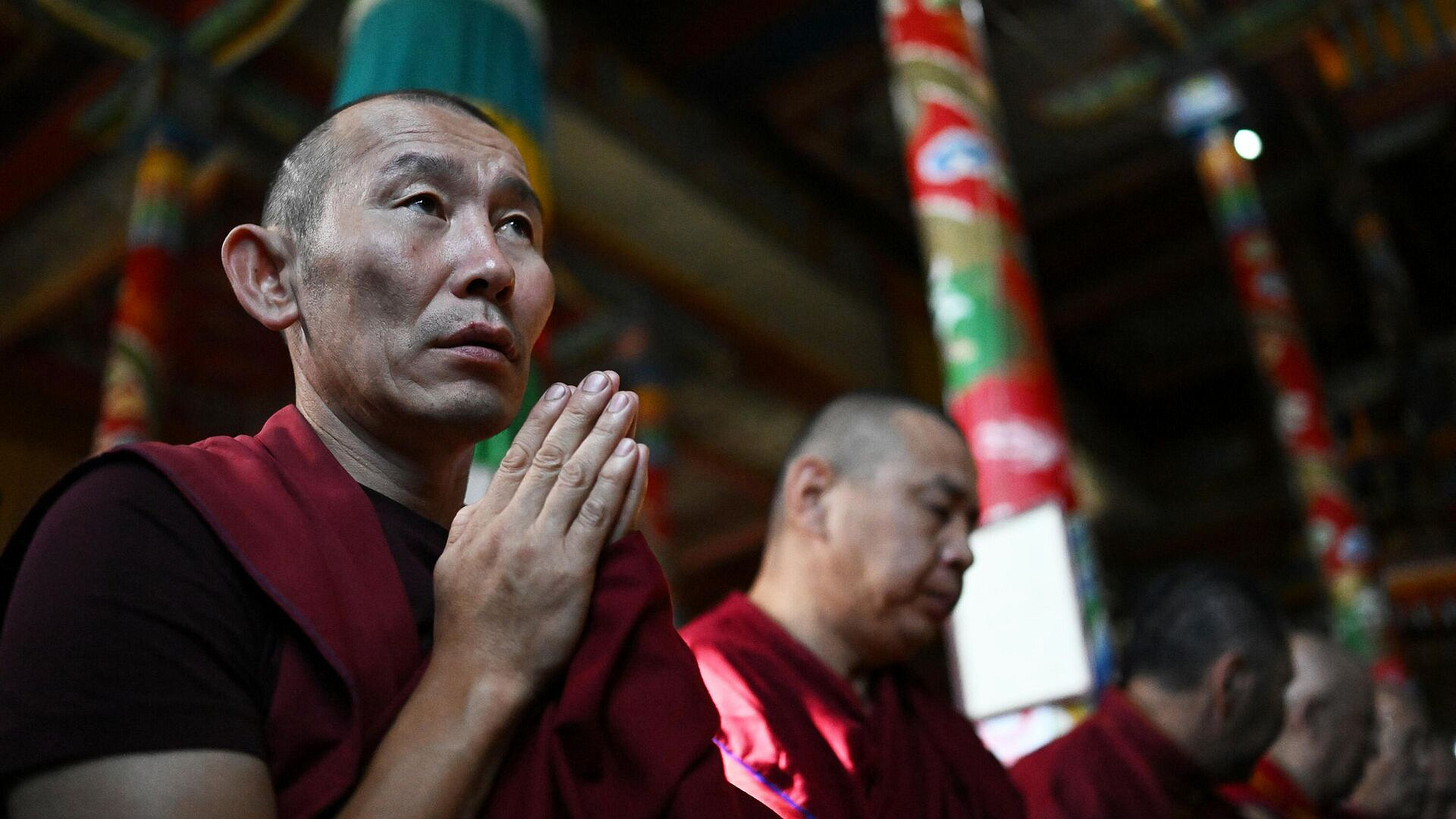 Буддисты призвали не запрещать богослужения в многоквартирных домах