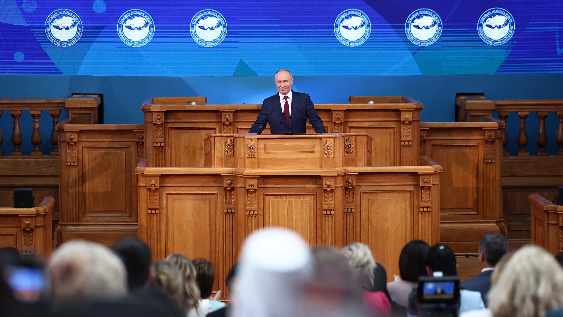 Путин призвал Беглова оправдать доверие петербуржцев 