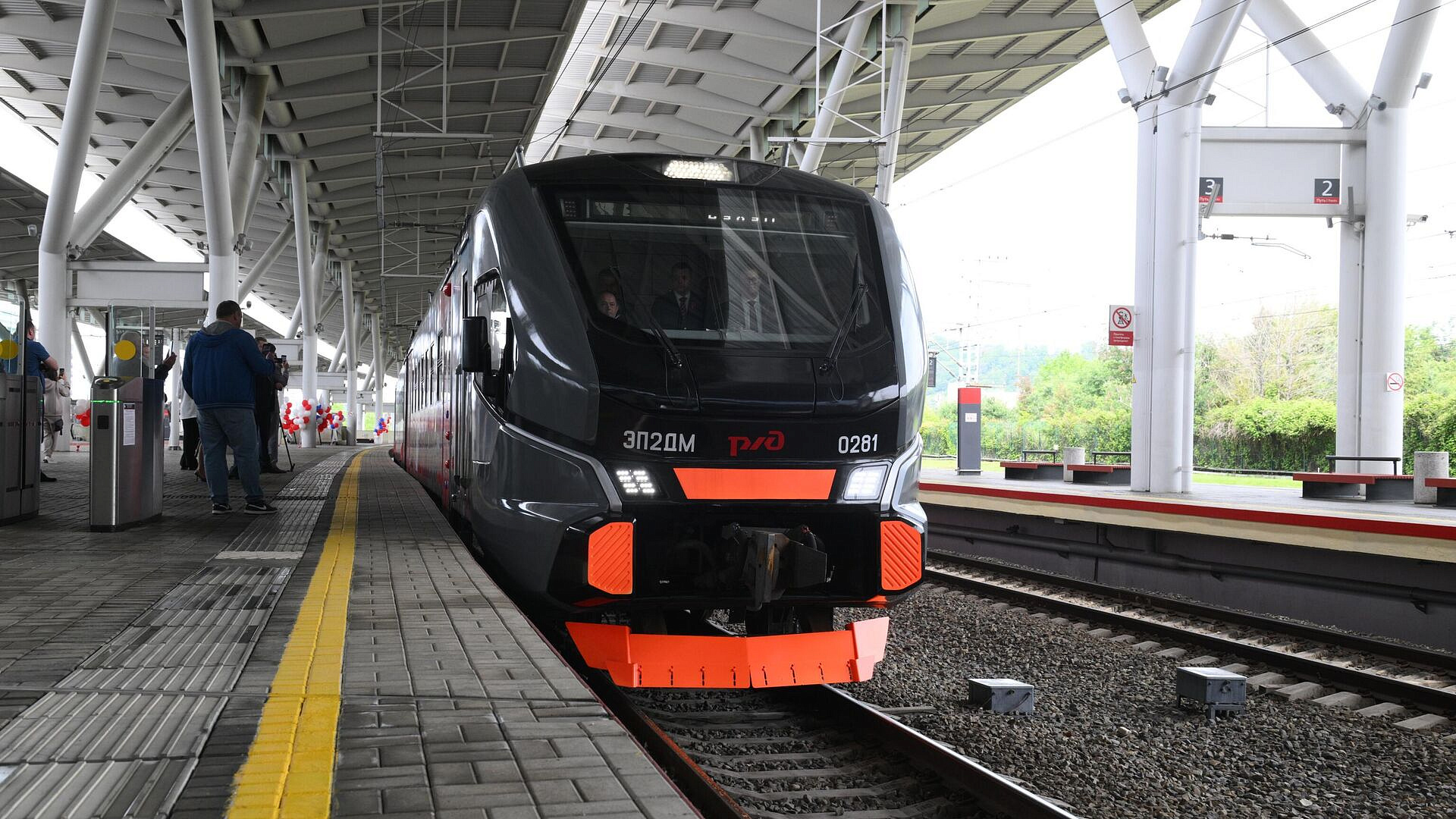 Более 100 тысяч человек проехали на поезде "Диоскурия" с начала мая