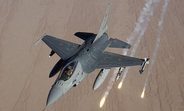Греция отправила на Кипр два фрегата ВМС и два истребителя F-16, пишут СМИ