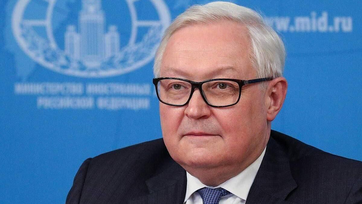 Говорить об отказе США от линии изоляции России нельзя, заявил Рябков