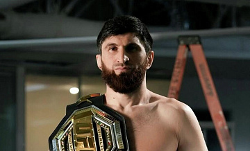 Анкалаев сообщил, что подписал контракт на следующий бой в UFC