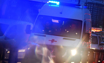 В Дагестане ребенка насмерть придавило стеной, в которую врезалась машина