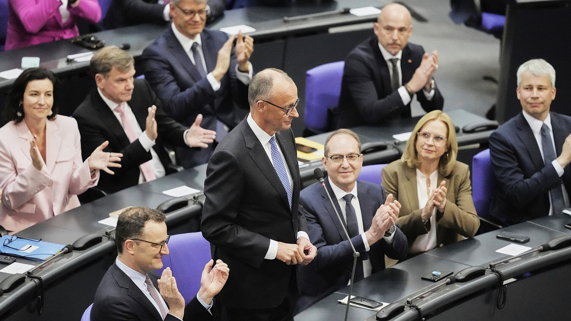 Правительство Мерца продержится меньше, чем кабмин Шольца, заявил политик