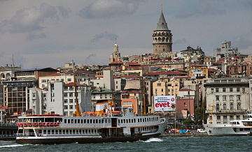 В Стамбуле приостановили транзит судов через Босфор на несколько часов