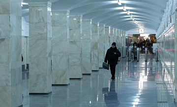 На зеленой ветке московского метро нет движения поездов