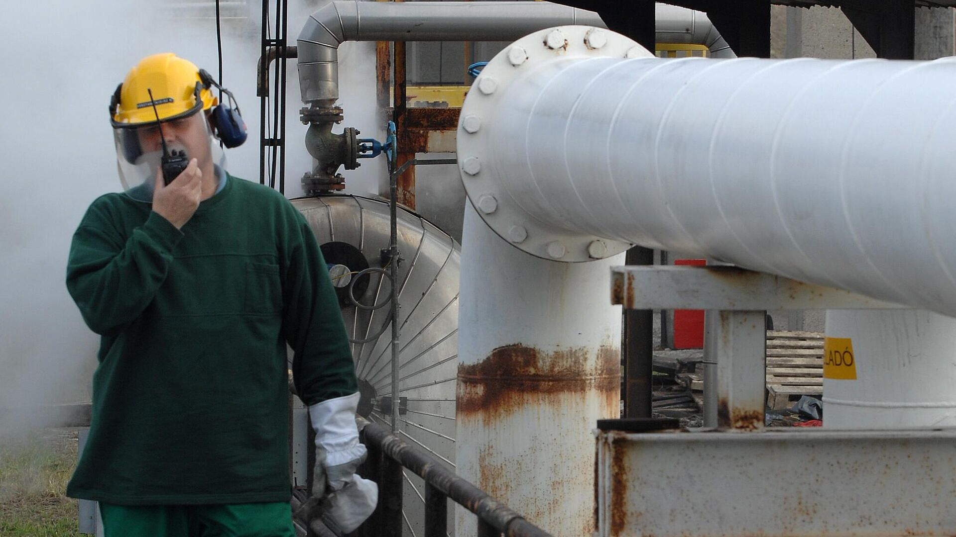 В Колумбии неизвестные подорвали нефтепровод В Колумбии неизвестные подорвали нефтепровод