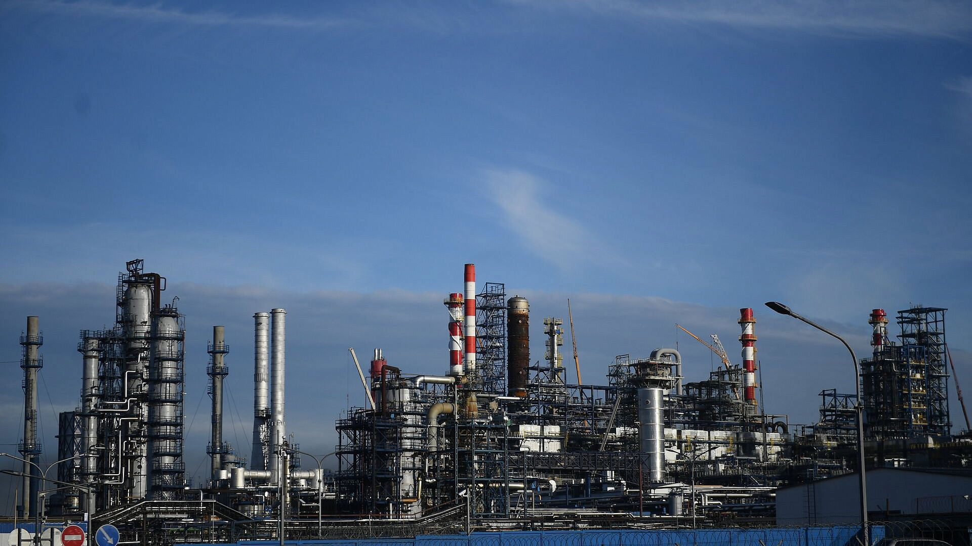 В районе Московского НПЗ уничтожили украинский БПЛА