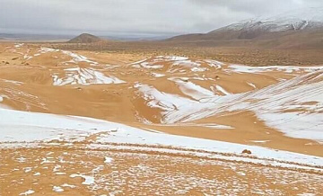 В пустыне Сахара в Алжире выпал снег
