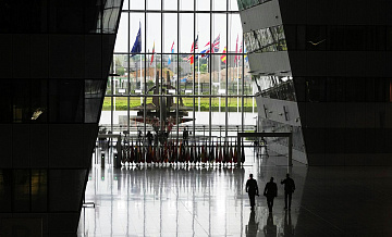 США не обсуждали выход из НАТО, сообщают СМИ