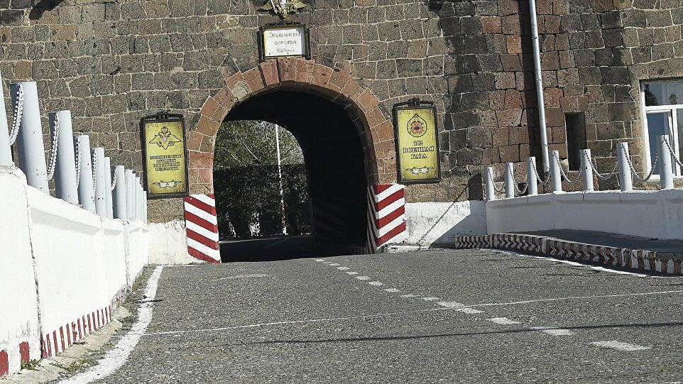 У Армении нет вопросов в отношении российской военной базы, заявил Пашинян