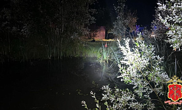 В Ленинградской области внедорожник утонул в пожарном водоеме
