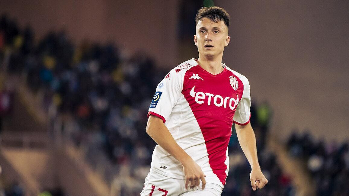 "Монако" одержал шестую подряд победу в чемпионате Франции, обыграв "Лион"