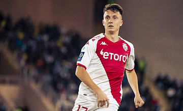 "Монако" одержал шестую подряд победу в чемпионате Франции, обыграв "Лион"