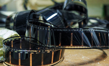 Режиссер прокомментировал обрушение декораций на съемках "Василия Теркина"