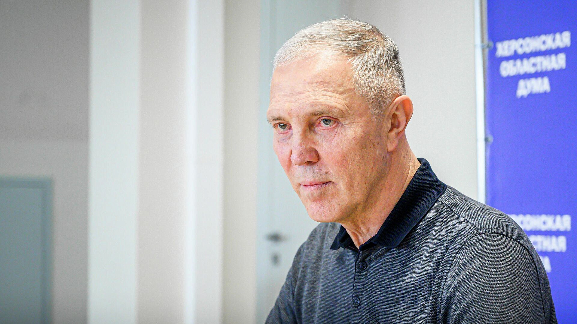 В Херсоне строят пункты управления БПЛА под видом школ, заявил Сальдо