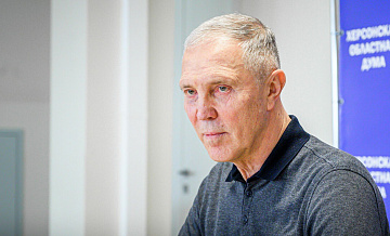 В Херсоне строят пункты управления БПЛА под видом школ, заявил Сальдо