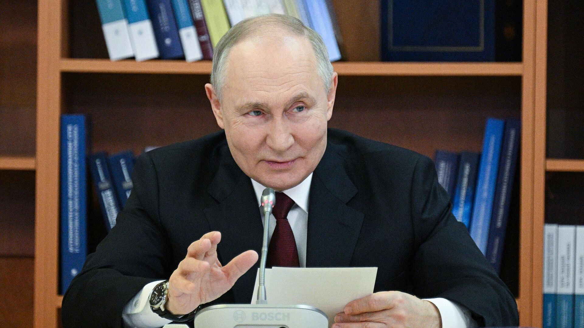 Путин поздравил Дальневосточное училище имени Рокоссовского с 85-летием