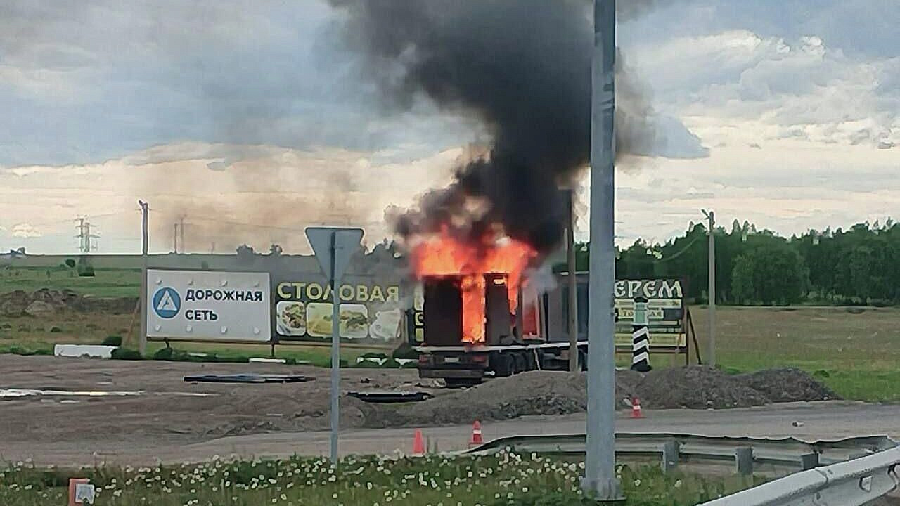 В ЕС не стали комментировать украинский теракт на аэродромах в России В ЕС не стали комментировать украинский теракт на аэродромах в России