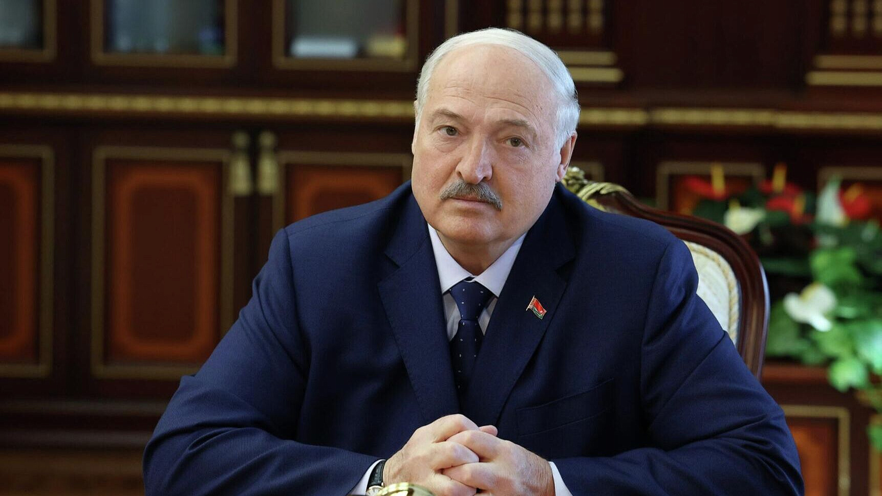 Лукашенко пошутил, что приехал бы в Россию, даже если бы Путин был не рад