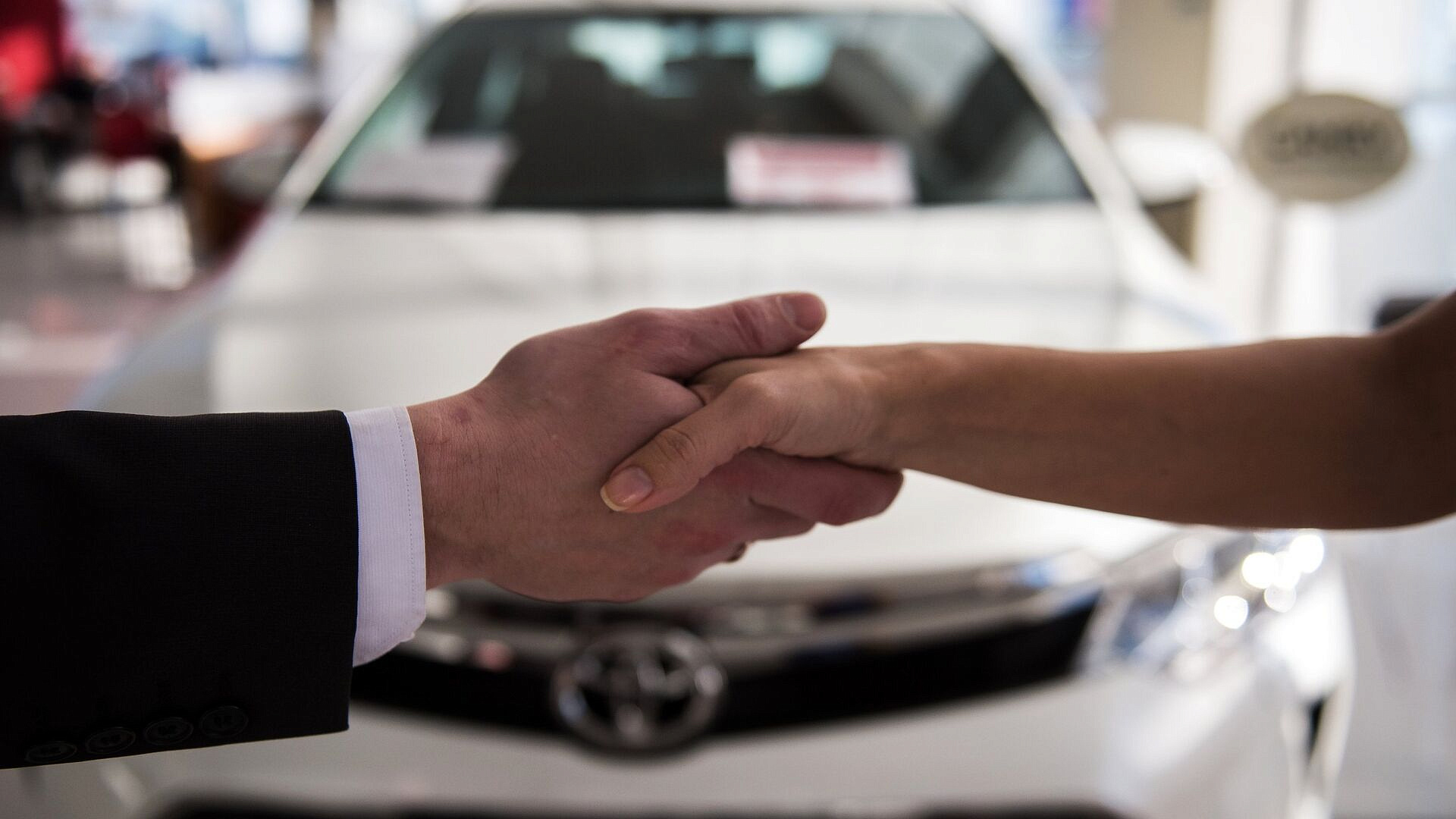 Продажи легковых автомобилей с пробегом  в январе выросли на 29,4%