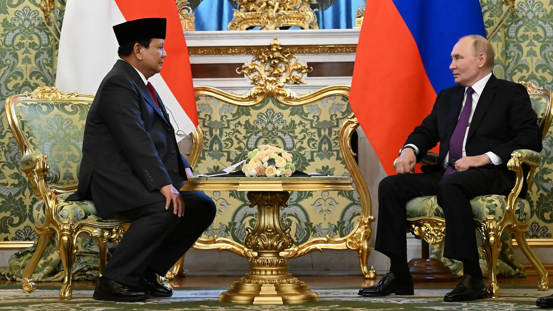 Шойгу: президент Индонезии принял приглашение Путина посетить Россию