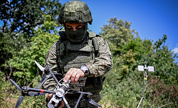 ВС России наращивают применение FPV-дронов с элементами ИИ, заявил Евкуров