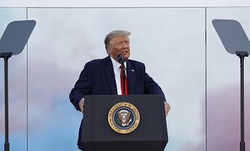 Трамп привел на День независимости побывавшего на Луне астронавта