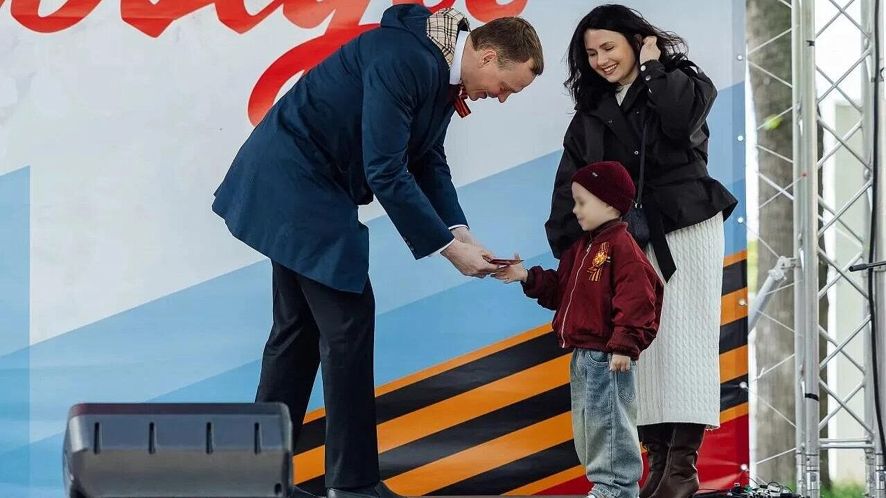 Памятные знаки "Мой папа - Герой" впервые вручили в Рязанской области